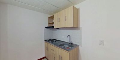 VENTA DE CASA EN CONJUNTO TORRE DE CAMPO 4 

 LOS ÁLAMOS ENGATIVÁ

Oportunidad única de adquirir una casa remodelada de 68 m², con excelente vista exterior, espacios iluminados y un patio ideal para disfrutar en familia.

Características principales:


 
 3 habitaciones
 
 
 2 baños con divisiones de vidrio
 
 
 Sala-comedor
 
 
 Cocina integral
 
 
 Zona de lavandería
 
 
 Piso laminado y cerámico
 
 
 2 Parqueaderos propios
 
 
 Libre de gravámenes
 
 
 Aceptamos todos los bancos
 


Zonas comunes y ubicación:
El conjunto ofrece salón social, parque infantil, zonas verdes y vigilancia privada 24/7. Ubicación estratégica cerca de Diverplaza, Éxito, Ara, D1, colegios, universidades y Portal 80, con acceso por la Calle 65B.

Una casa lista para habitar, con excelente distribución y en un sector de alta valorización.

Contáctenos hoy mismo para programar su visita y no deje pasar esta gran oportunidad.

H3
