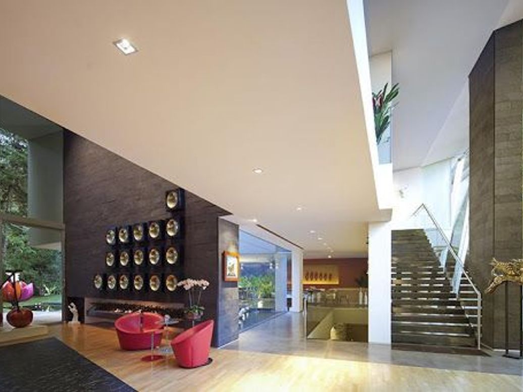 Casa de 3 alcobas en venta en Chico Oriental, Bogotá, 1550 m² · foto 2 de 10