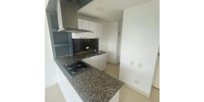 Apartamento en alquiler, ubicado en el Conjunto Barichara de Ciudad Guabinas, piso 10 con ascensor.

Cuenta con 2 habitaciones, Baño, sala comedor, cocina semi-integral, zona de oficio independiente. 

La unidad cuenta con; piscinas, salón social, Gimnasio dotado , parqueadero comunitario, senderos peatonales, parqueadero en bahía externo, portería 24/7.
Servicios Independientes.
Administración incluida.
$ 1.130.000

DA
