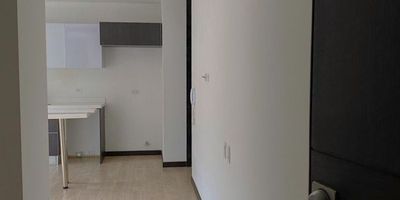 EXCELENTE APARTAESTUDIO EN ARRIENDO UBICADO EN EL EXCLUSIVO SECTOR DEL VIRREY , CERCA A PARQUES, EL RETIRO , EL ANDINO Y A PASOS DEL PARQUE EL VIRREY EXCELENTES VÍAS DE ACCESO A LA AUTOPISTA NORTE Y LA CALLE 85 Y LA ZONA T . EDIFICIO BIEN HABITADO Y TRANQUILO CON SEGURIDAD 24 H. APARTAESTUDIO MODERNO, CON EXCELENTE DISTRIBUCIÓN E ILUMINACIÓN NATURAL, AMPLIA ZONA SOCIAL, SALA-COMEDOR, CON 1 HABITACIÓN CON BAÑO PRIVADO WALKING CLOSET, COCINA ABIERTA UN GARAJE INDEPENDIENTE . EL LUGAR IDEAL PARA AQUELLOS QUE AMAN SU INDEPENDENCIA Y PAREJAS JOVENES QUE BUSQUEN UN AMBIENTE MODERNO Y COMODO ¿TE VES VIVIENDO AQUI? ¡¡¡HAZLO AHORA!!! ADRIANA BLANCO INMOBILIARIA