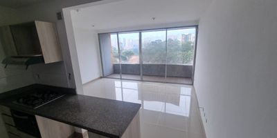Apartamento en arriendo sector Suramerica Descubre tu nuevo hogar! Este amplio inmueble te ofrece 3 habitaciones, principal con vestier,2 banos,2 closet.sala comedor,amplio balcon, barra americana cocina integral,zona de ropas,   una hermosa vista y esta ubicado en una unidad residencial con todas las comodidades: piscina para adultos y ninos climatizadas, parque infantil, mini golf, zona BBQ, plazoleta central, salon social, gimnasio y parqueadero privado.