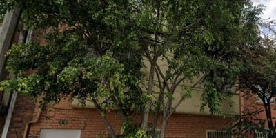 Espectacular Aparta estudio en Teusaquillo. Este espacio cuenta con amplias áreas y excelente iluminación. Su ubicación estratégica ofrece acceso rápido a importantes vías de transporte, facilitando la conectividad a diversas zonas. Además, cuenta con una alcoba un baño, convirtiéndola en una opción ideal para vivir. ¡Un lugar perfecto para tu hogar! Contáctanos al 3124276949 o al correo fernando.morales@inmobiliariabogota.com. El equipo de Inmobiliaria Bogotá está comprometido a brindar una experiencia de vida excepcional para nuestros clientes desde el momento en que se unen a nuestra comunidad.