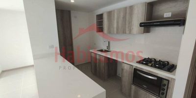 ¡Bienvenido a tu nuevo oasis de lujo en Medellín. Este espectacular apartamento de 122 m² en el exclusivo barrio de El Poblado, sector Ciudad del Río, te ofrece un estilo de vida inigualable.Disfruta de una ubicación privilegiada, rodeado de colegios de prestigio, centros comerciales y excelente transporte público. Dentro de este complejo residencial, podrás disfrutar de una amplia gama de amenidades: piscina, jacuzzi, sauna, turco, gimnasio y cancha de squash.Con 3 cómodas habitaciones, 2 amplios closets y una cocina integral, este apartamento está diseñado para brindar máximo confort y practicidad. El piso en porcelanato y el balcón le dan un toque de elegancia y sofisticación.¡Y lo mejor de todo? ¡Se permiten mascotas! Así que tus fieles compañeros también podrán disfrutar de este oasis de lujo.3184673360