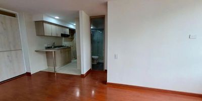 Para mayor información escribanos vía WhatsApp y uno de nuestros agentes inmobiliarios te atenderá. OPORTUNIDAD HERMOSO APARTAMENTO excelente precioEN VENTADE 35Mcon vista exterior,COMPLETANMENTELIBRE DE CUALQUIERLIMITACION A LA PROPIEDAD LISTO PARA ESCRITURARubicado en un 4to piso acceso por ascensor, parqueadero comunal.
Consta de 1 habitaciones, 1 baño, sala comedor, cocina integral y zona de lavandería.
conpiso laminado en habitaciones y zona social y cerámico en baños y cocina.
El conjunto cuenta con salón comunal, zona social y vigilancia privada las 24 horas.

