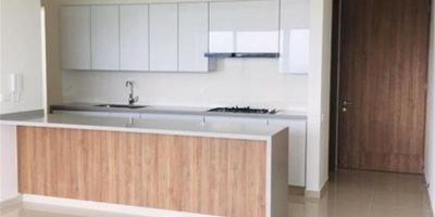Para mayor información escribanos vía WhatsApp y uno de nuestros agentes inmobiliarios te atenderá.
Vendo espectacular apartamento como nuevo, con vista a cali y valle del cauca, tres habitaciones cada una con baño y closet las auxiliares, y con vestier la alcoba principal, todas las alcobas con una maravillosa vista al verde y a la ciudad, amplio estudio y sala de tv, sala comedor, mueble de linos, amplio balcon, cocina, baño social, zona de oficios, alcoba de servicio con baño.
tres parqueaderos en sotano y deposito.
zona social: parque de mascotas interno, piscina de adultos y niños, juego.
