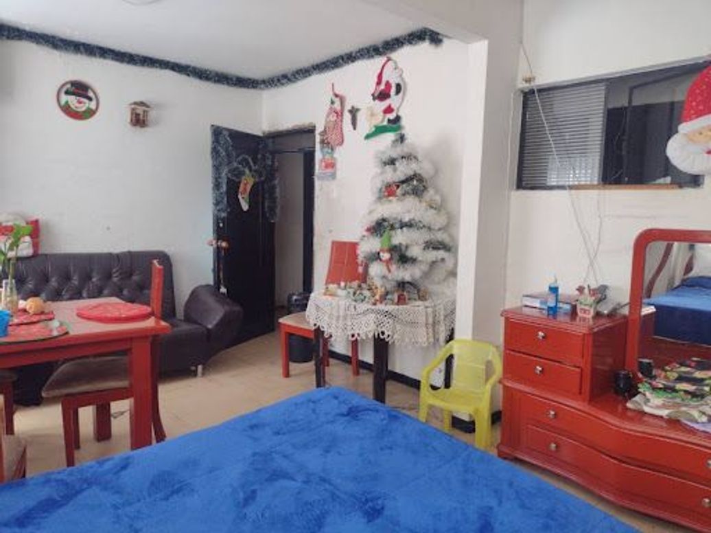 Casa de 5 alcobas en venta en Centenario Quiroga, Bogotá, 140 m² · foto 16 de 20