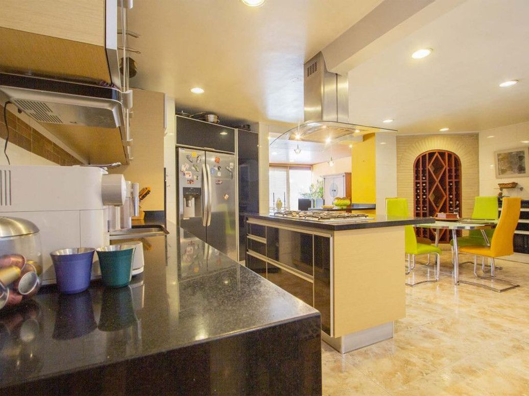 Apartamento de 3 alcobas en venta en Los Rosales, Bogotá, 212 m² · foto 5 de 20