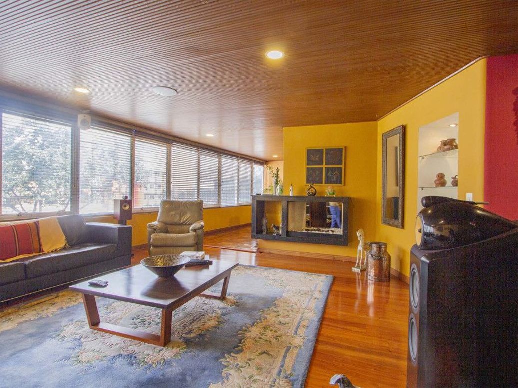 Apartamento de 3 alcobas en venta en Los Rosales, Bogotá, 212 m² · foto 3 de 20