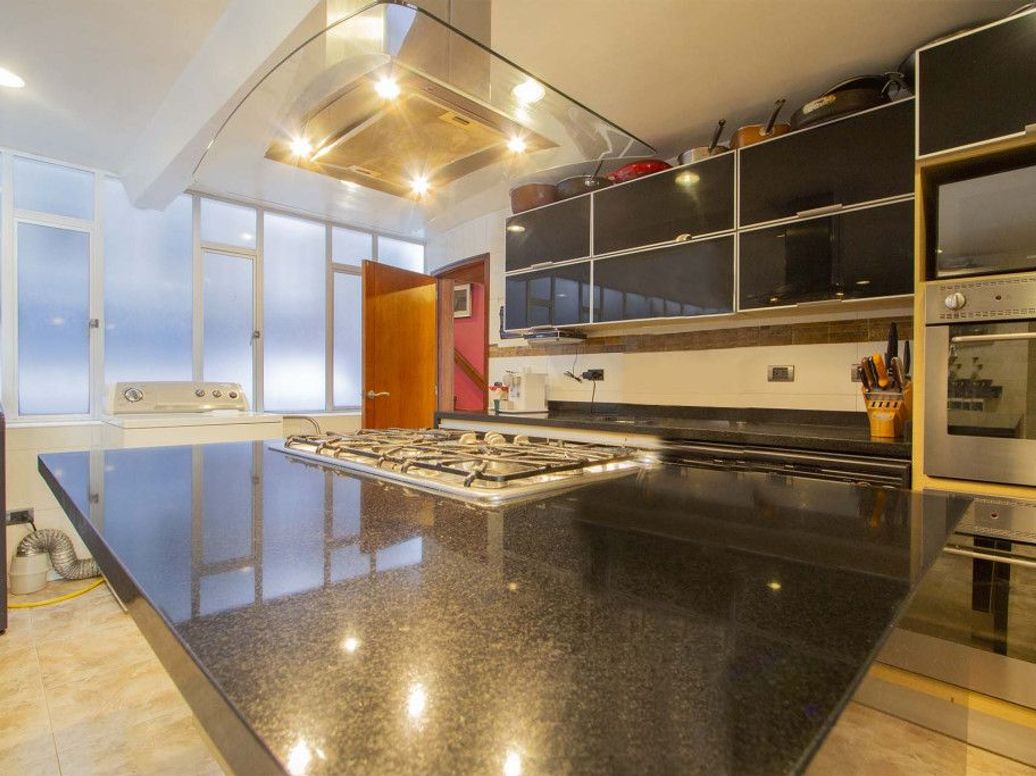 Apartamento de 3 alcobas en venta en Los Rosales, Bogotá, 212 m² · foto 11 de 20