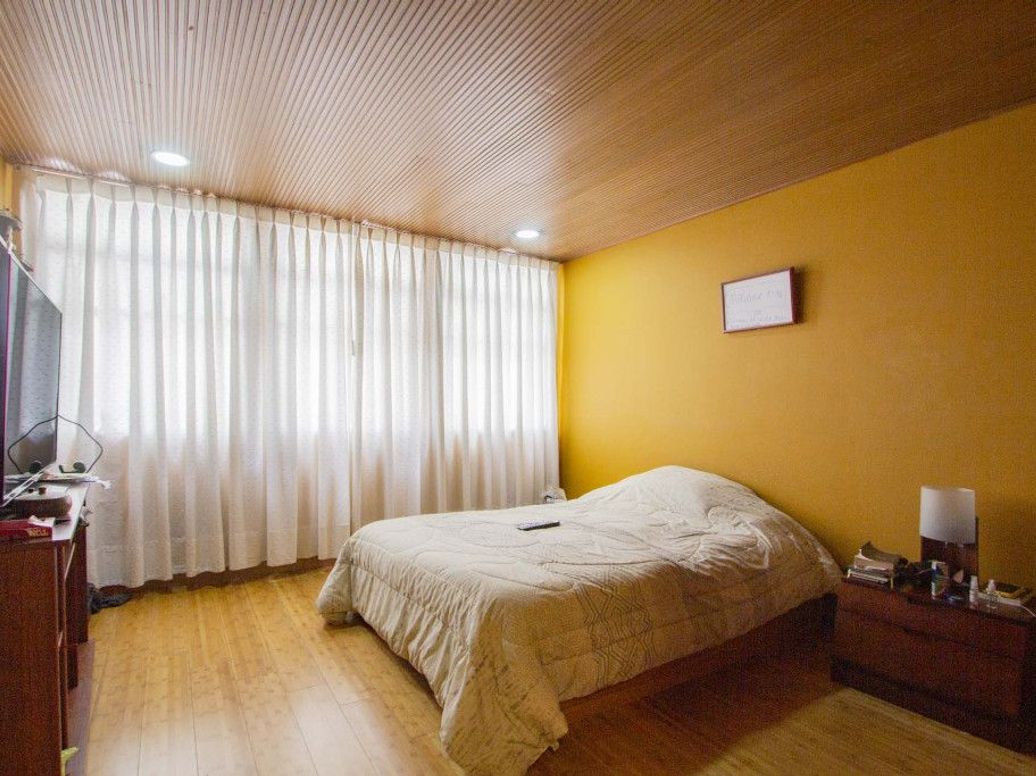 Apartamento de 3 alcobas en venta en Los Rosales, Bogotá, 212 m² · foto 15 de 20