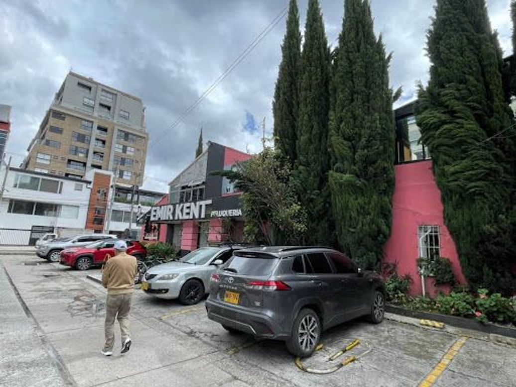 Casa de 5 alcobas en venta en Santa Paula, Bogotá, 418 m² · foto 4 de 19