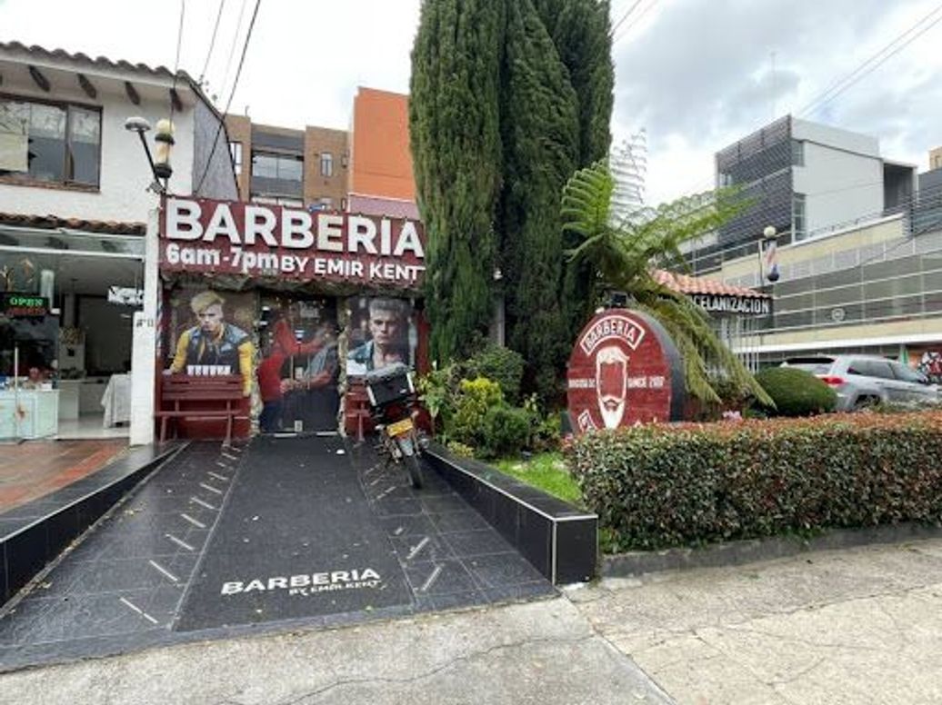 Casa de 5 alcobas en venta en Santa Paula, Bogotá, 418 m² · foto 7 de 19