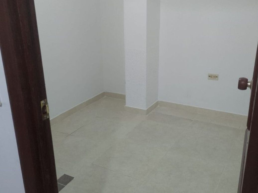 Casa de 16 alcobas en venta en Libertador, Bogotá, 420 m² · foto 11 de 20