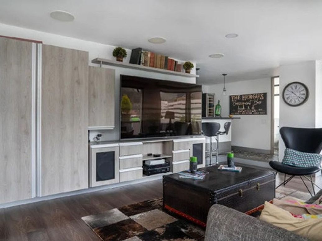 Apartamento de 3 alcobas en venta en Chicó Reservado, Bogotá, 227 m² · foto 2 de 12