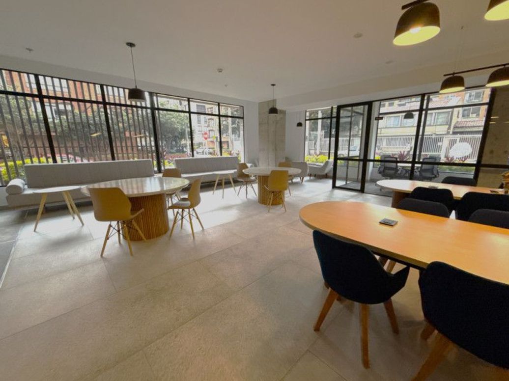Apartaestudio en venta en Chicó Norte, Bogotá, 30 m² · foto 10 de 17