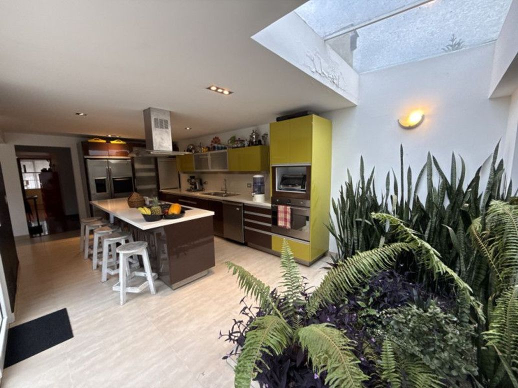 Casa de 5 alcobas en arriendo en Suba Naranjos, Bogotá, 600 m² · foto 10 de 20