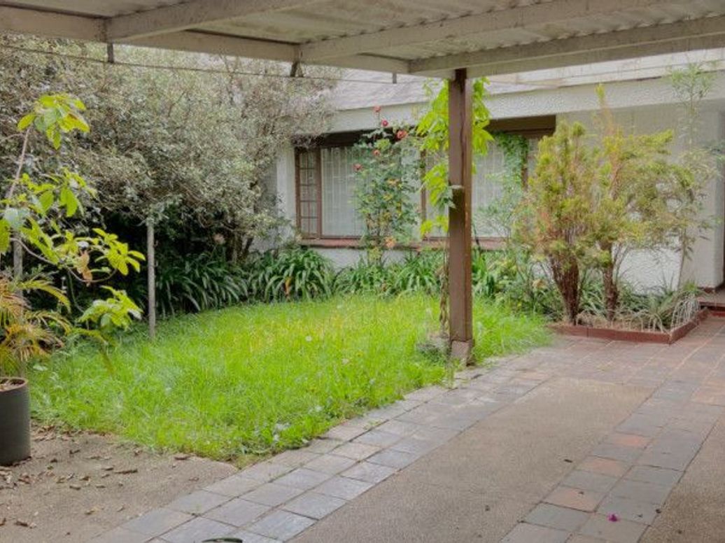 Casa de 4 alcobas en venta en Los Naranjos, Bogotá, 350 m² · foto 3 de 20