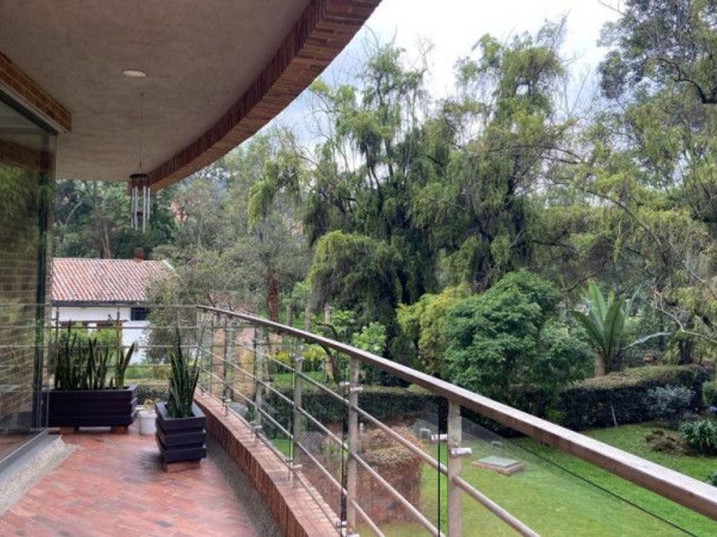 Apartamento de 3 alcobas en arriendo en Atenas, Bogotá, 238 m² · foto 2 de 20