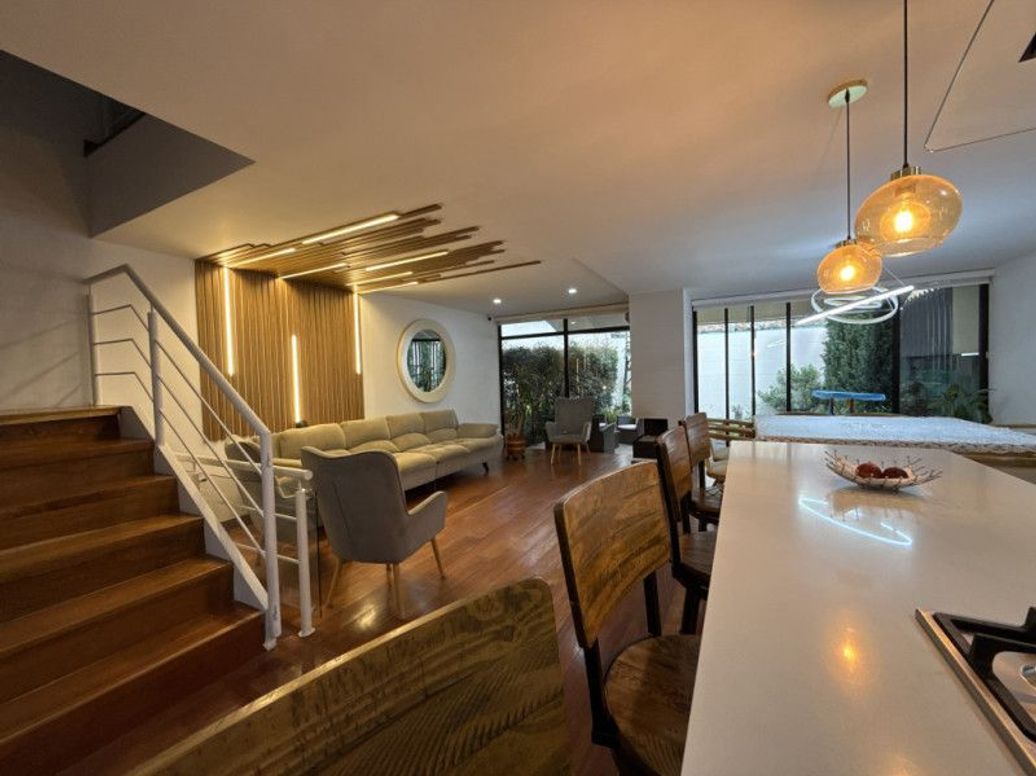 Casa de 4 alcobas en venta en Cedro Salazar, Bogotá, 283 m² · foto 4 de 20