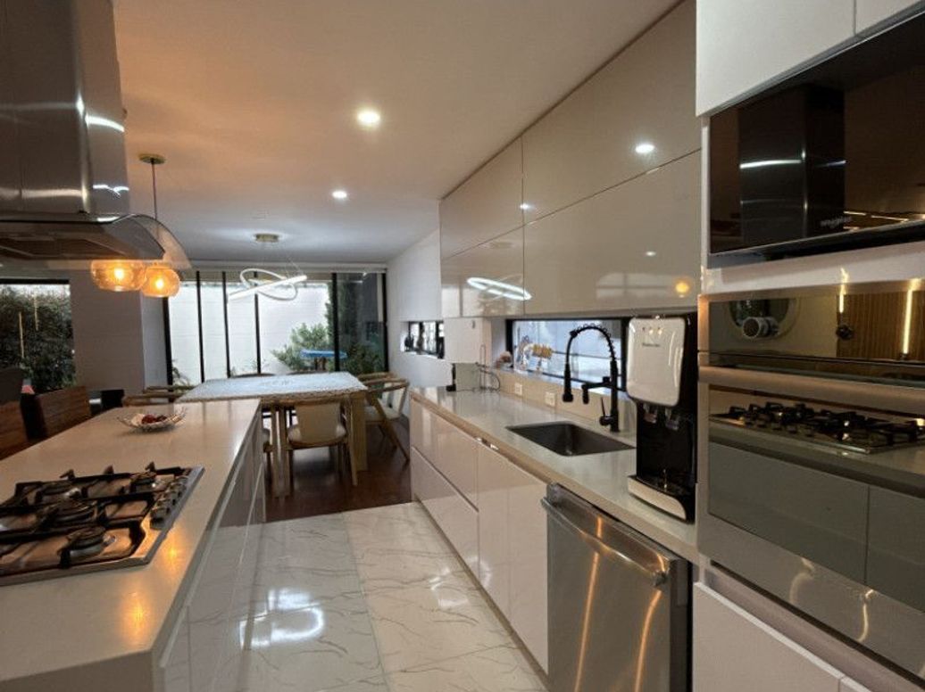 Casa de 4 alcobas en venta en Cedro Salazar, Bogotá, 283 m² · foto 10 de 20