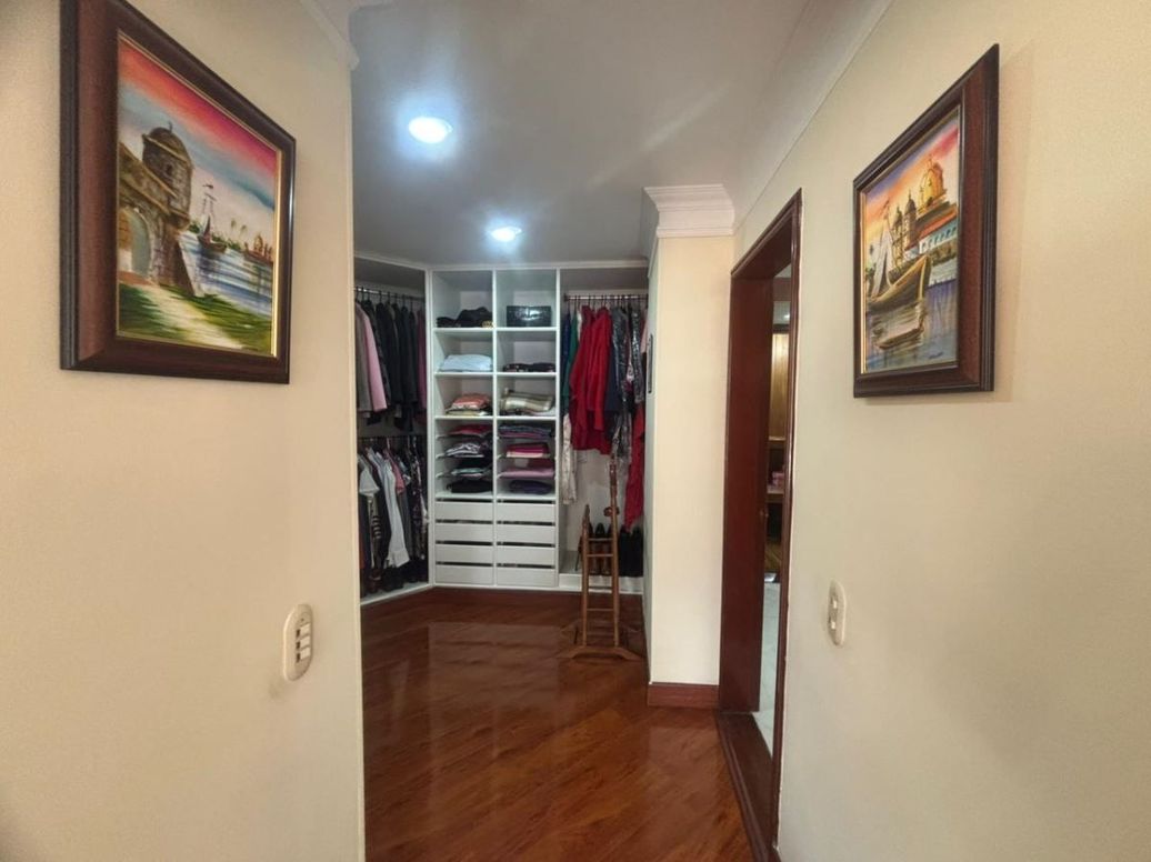 Apartamento de 4 alcobas en venta en Bosque De Pinos, Bogotá, 297 m² · foto 18 de 20