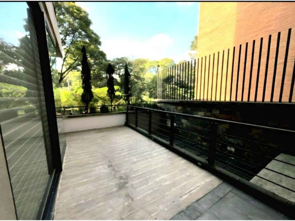 Apartamento de 3 alcobas en venta en Chico, Bogotá, 337 m² · foto 13 de 15