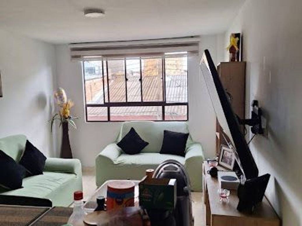 Casa de 12 alcobas en venta en Lujan, Bogotá, 269 m² · foto 2 de 11