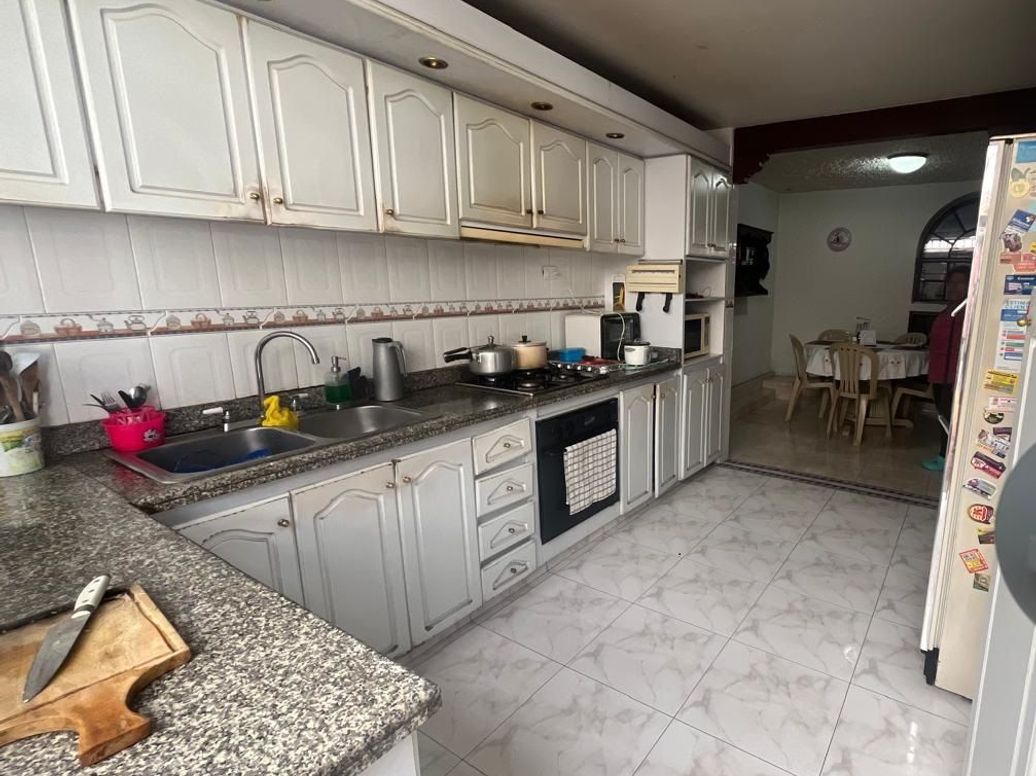 Casa de 4 alcobas en venta en Estoril, Bogotá, 412 m² · foto 12 de 20