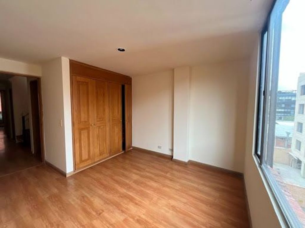 Apartamento de 3 alcobas en venta en Santa Barbara Central, Bogotá, 80 m² · foto 10 de 20