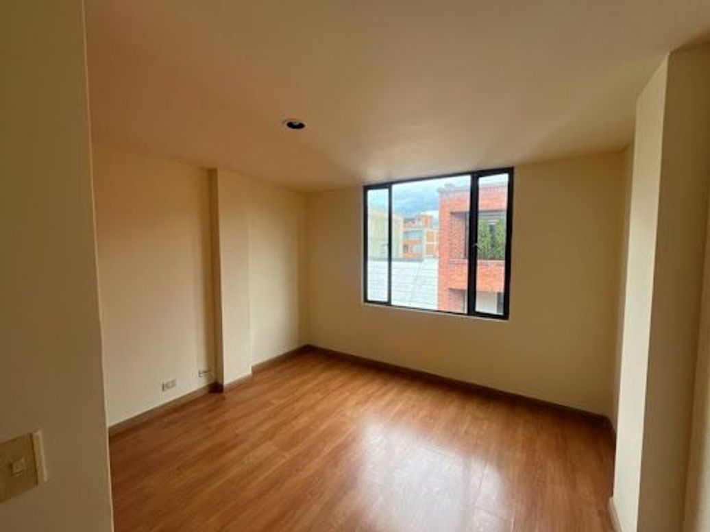 Apartamento de 3 alcobas en venta en Santa Barbara Central, Bogotá, 80 m² · foto 9 de 20