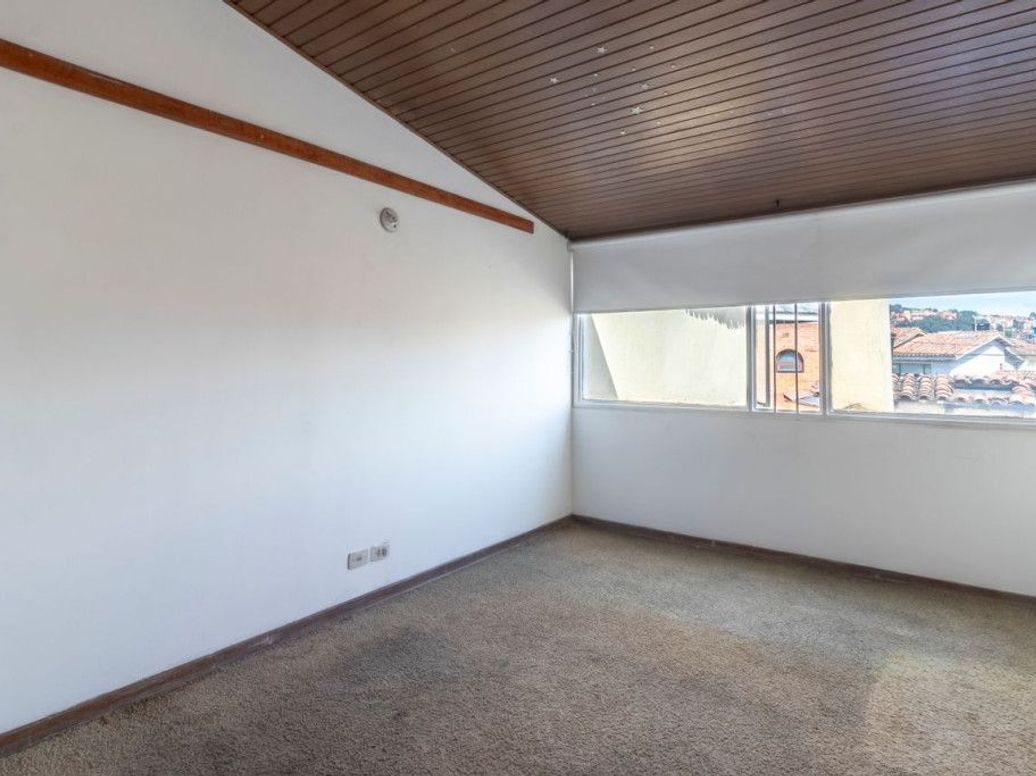 Casa de 4 alcobas en venta en Niza, Bogotá, 237 m² · foto 13 de 20