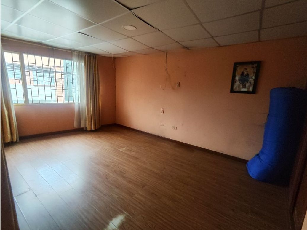 Casa de 5 alcobas en venta en La Estrada, Bogotá, 440 m² · foto 13 de 19