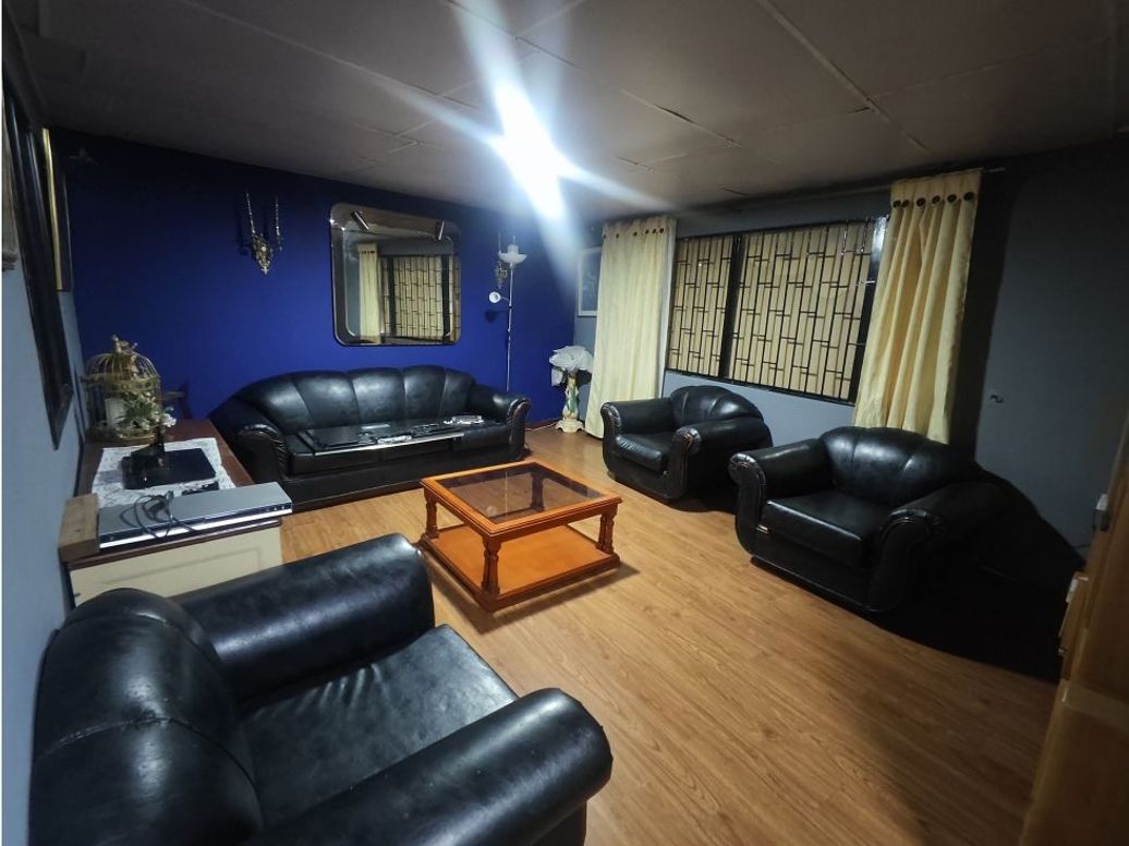 Casa de 5 alcobas en venta en La Estrada, Bogotá, 440 m² · foto 11 de 19
