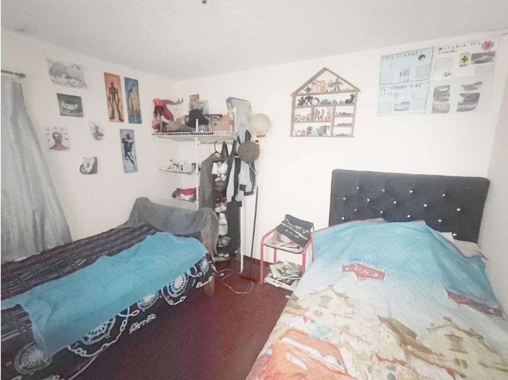 Casa de 7 alcobas en venta en La Laguna, Bogotá, 216 m² · foto 15 de 20