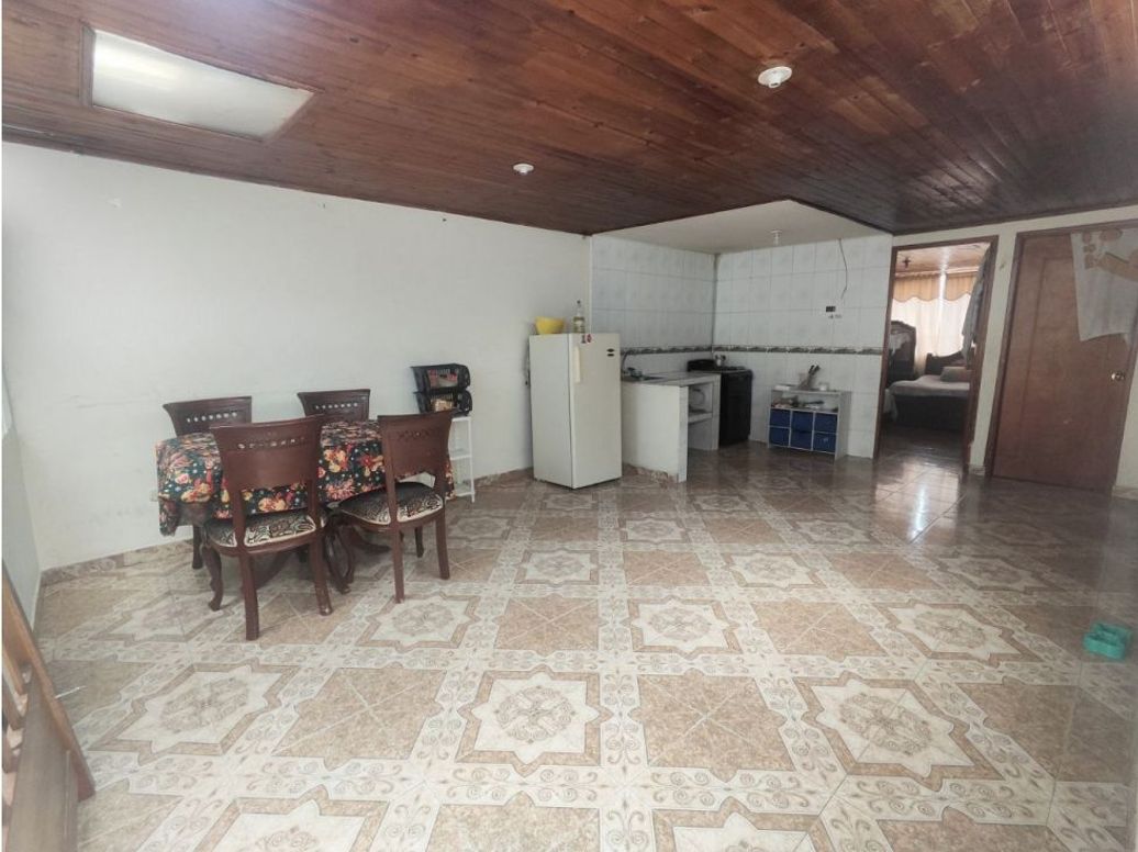 Casa de 7 alcobas en venta en La Laguna, Bogotá, 216 m² · foto 17 de 20