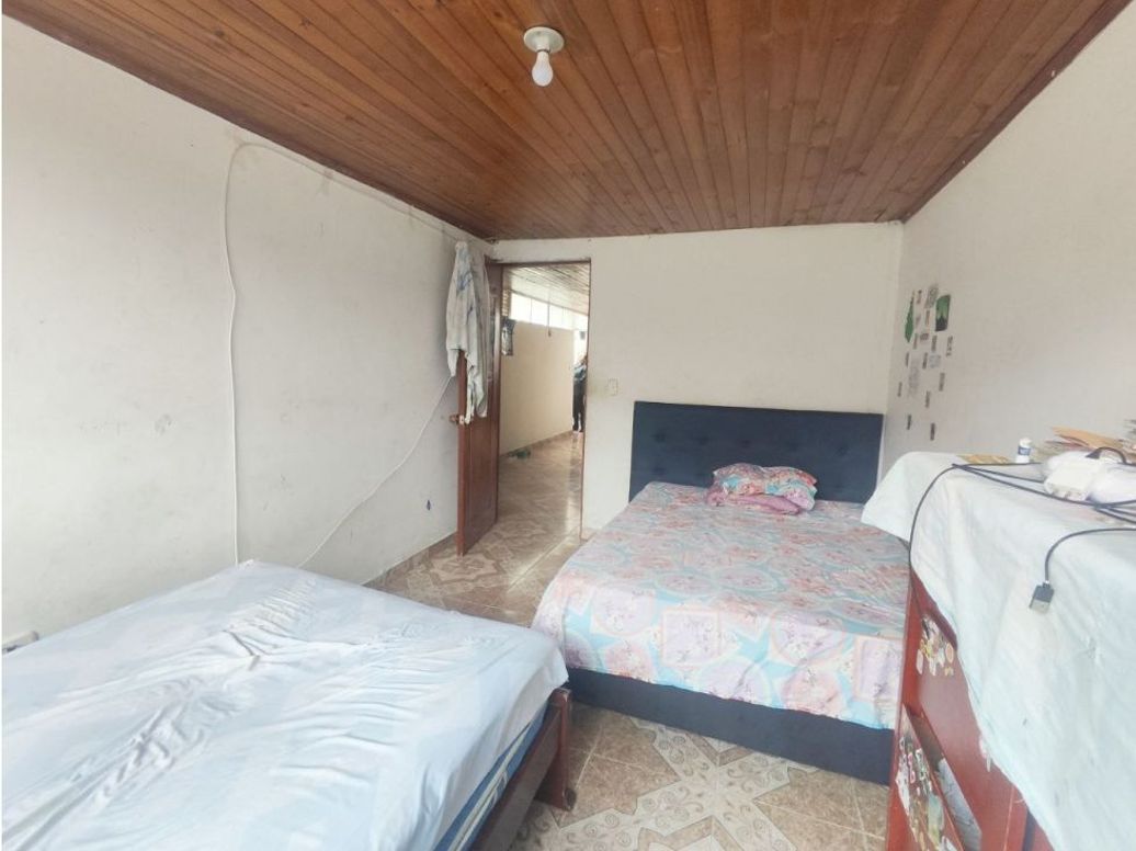 Casa de 7 alcobas en venta en La Laguna, Bogotá, 216 m² · foto 18 de 20