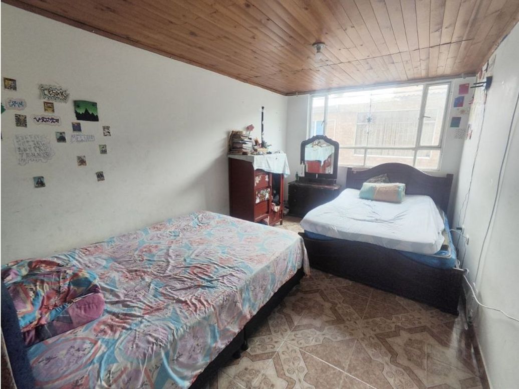 Casa de 7 alcobas en venta en La Laguna, Bogotá, 216 m² · foto 19 de 20