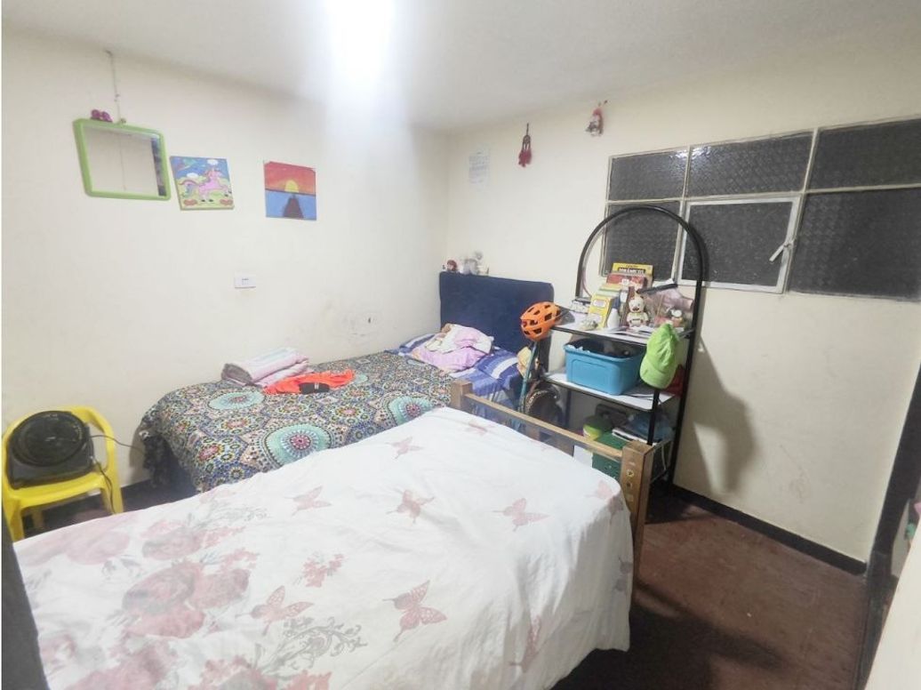 Casa de 7 alcobas en venta en La Laguna, Bogotá, 216 m² · foto 14 de 20