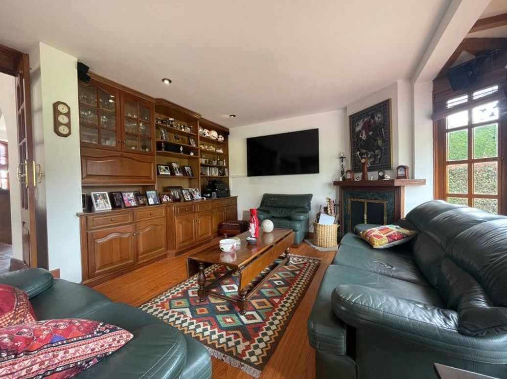 Casa de 4 alcobas en venta en Viveros, Bogotá, 440 m² · foto 8 de 20
