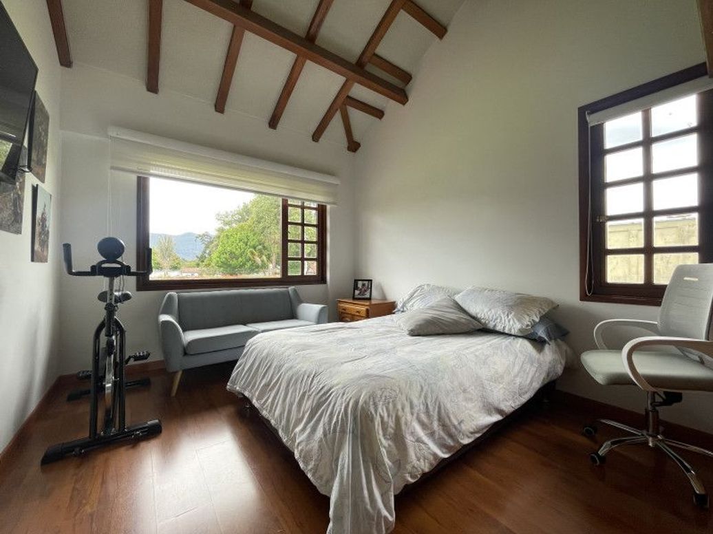 Casa de 4 alcobas en venta en Viveros, Bogotá, 440 m² · foto 18 de 20