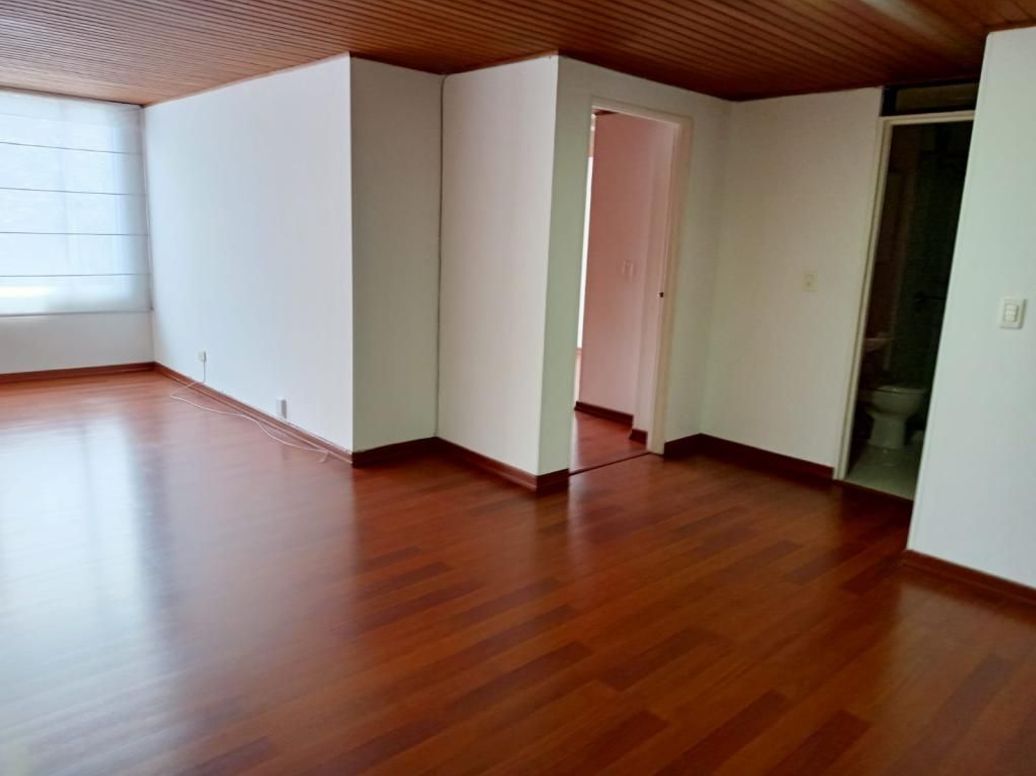 Apartamento de 2 alcobas en venta en Campo Alegre, Bogotá, 87 m² · foto 4 de 20