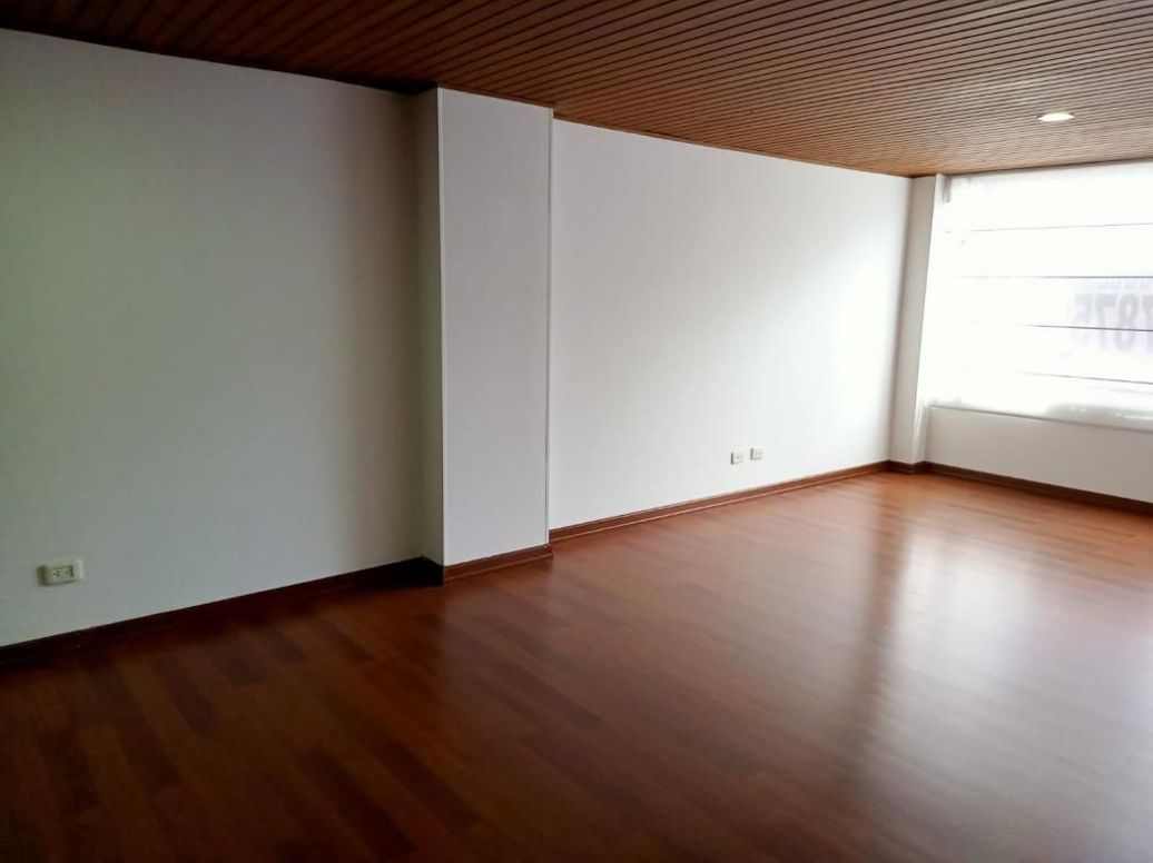 Apartamento de 2 alcobas en venta en Campo Alegre, Bogotá, 87 m² · foto 16 de 20