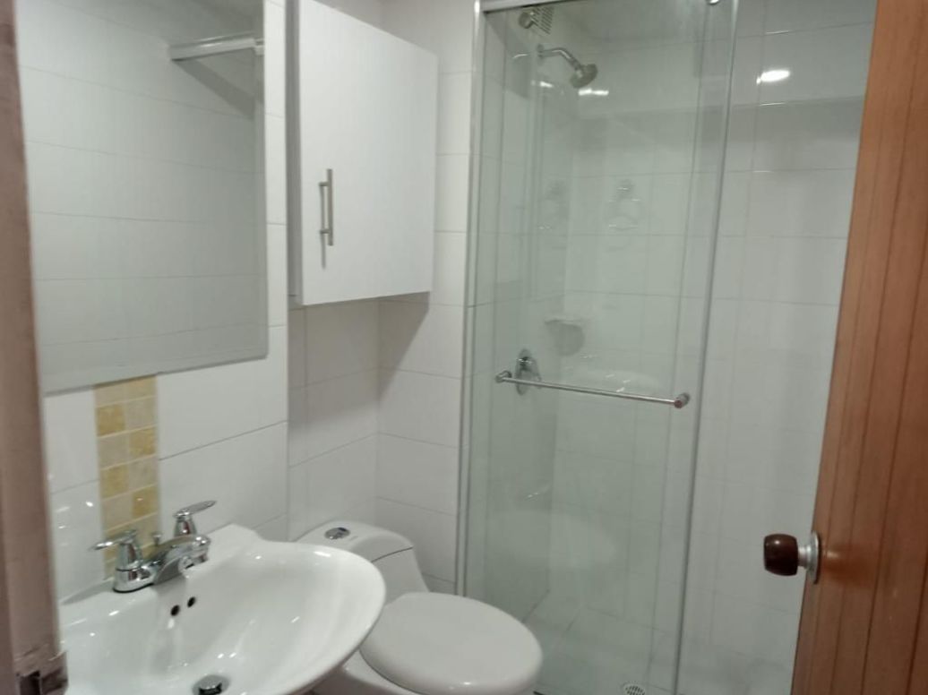 Apartamento de 2 alcobas en venta en Campo Alegre, Bogotá, 87 m² · foto 7 de 20