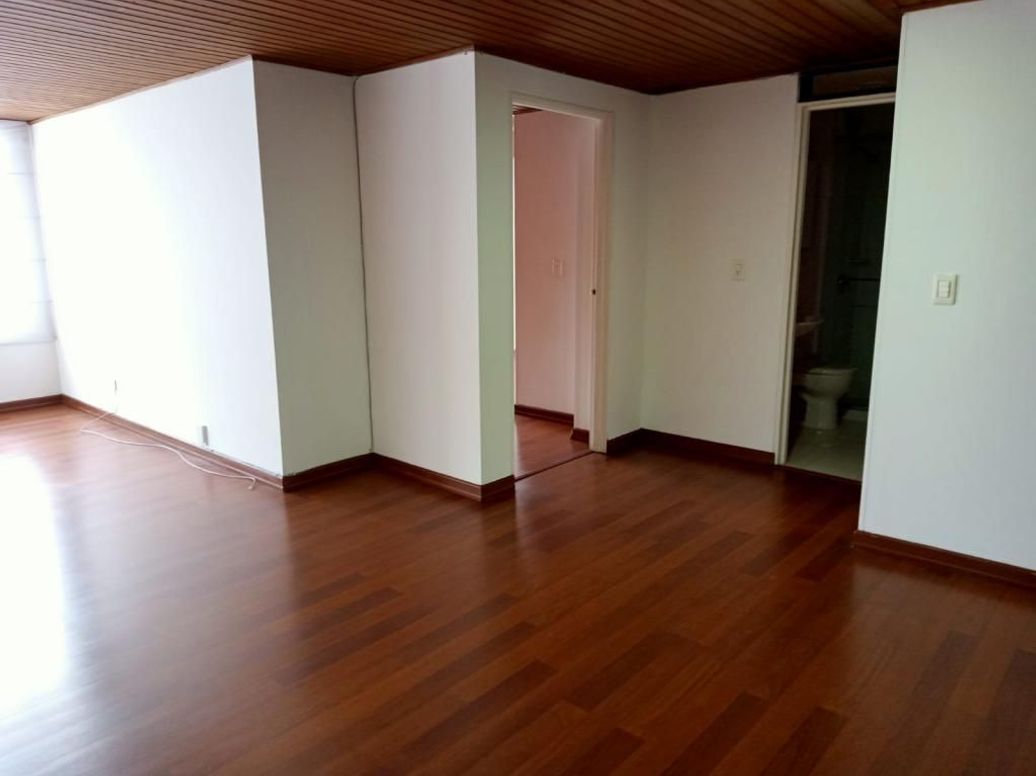 Apartamento de 2 alcobas en venta en Campo Alegre, Bogotá, 87 m² · foto 14 de 20