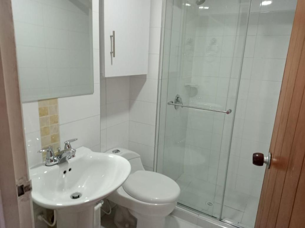 Apartamento de 2 alcobas en venta en Campo Alegre, Bogotá, 87 m² · foto 11 de 20