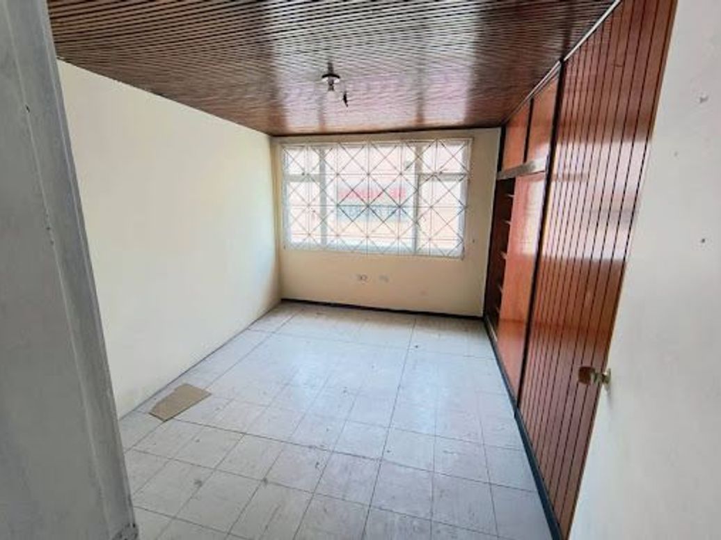 Casa de 17 alcobas en venta en Nicolas De Federman, Bogotá, 467 m² · foto 18 de 19