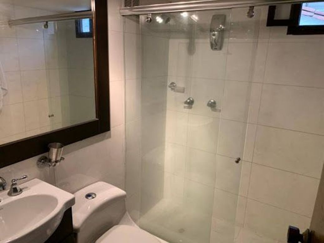 Casa de 3 alcobas en venta en Santa Barbara Central, Bogotá, 292 m² · foto 13 de 20