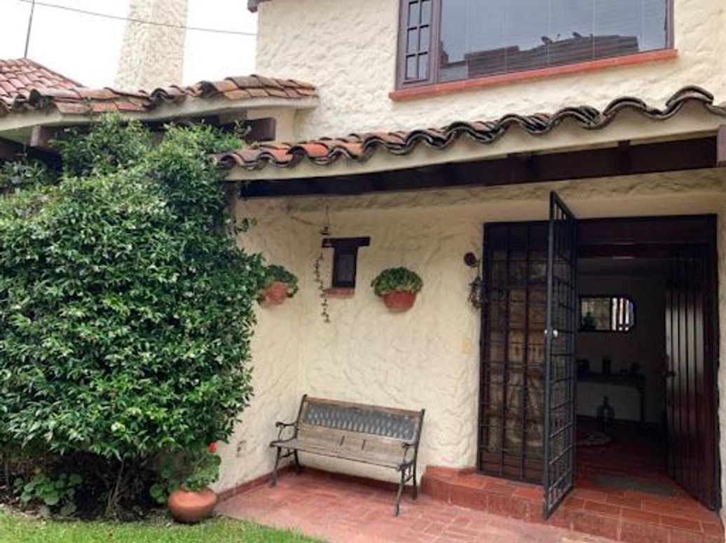Casa de 3 alcobas en venta en Santa Barbara Central, Bogotá, 292 m² · foto 3 de 20