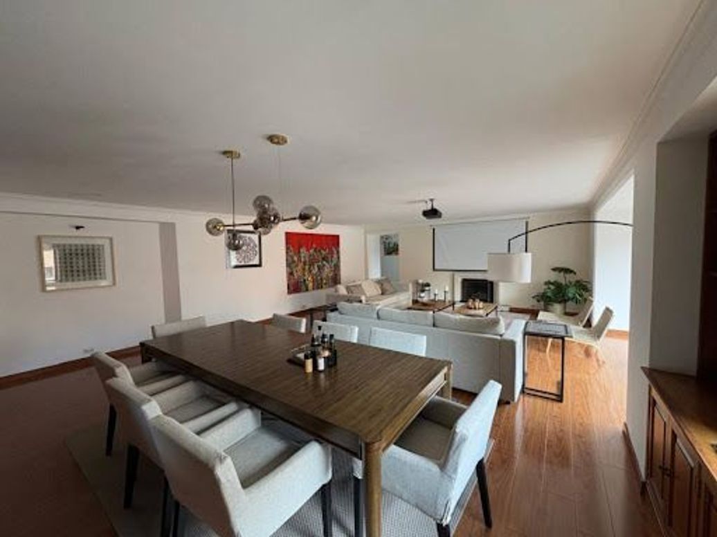 Apartamento de 3 alcobas en venta en Los Rosales, Bogotá, 262 m² · foto 3 de 20