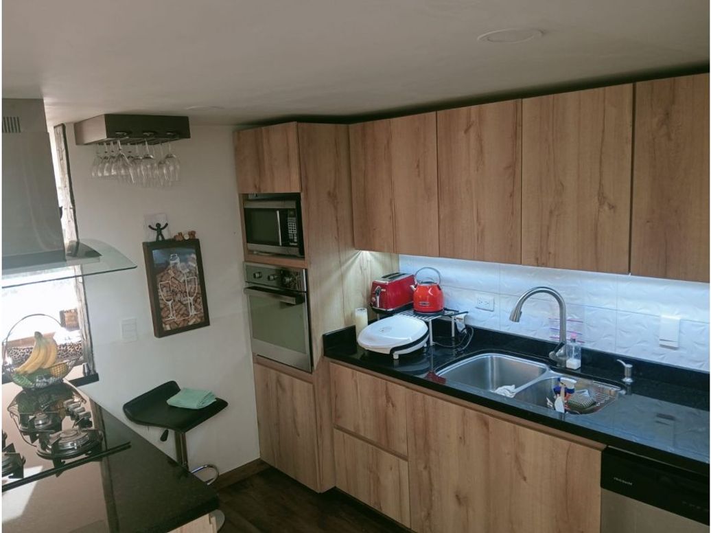 Apartaestudio en venta en Cedritos, Bogotá, 175 m² · foto 2 de 20